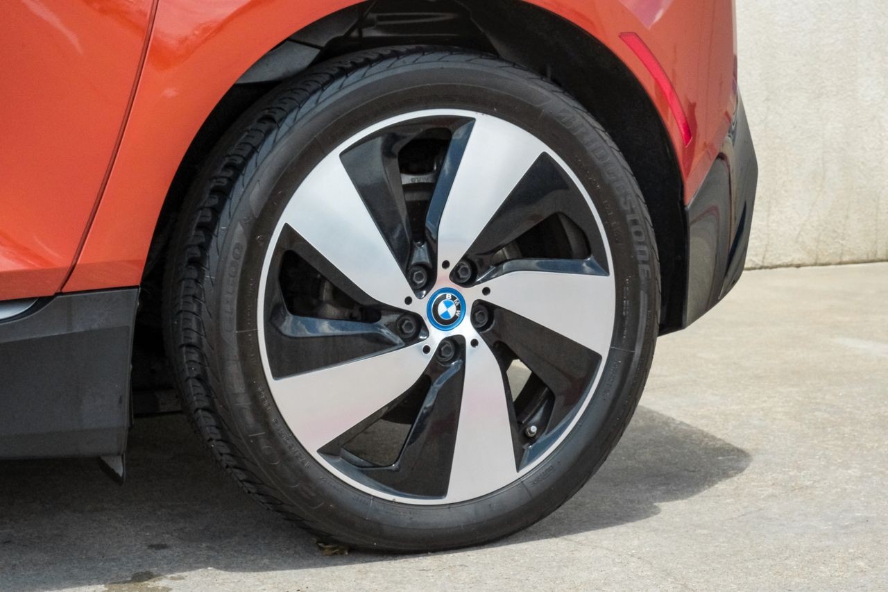 BMW i3 Vehicle Main Gallery Image 43
