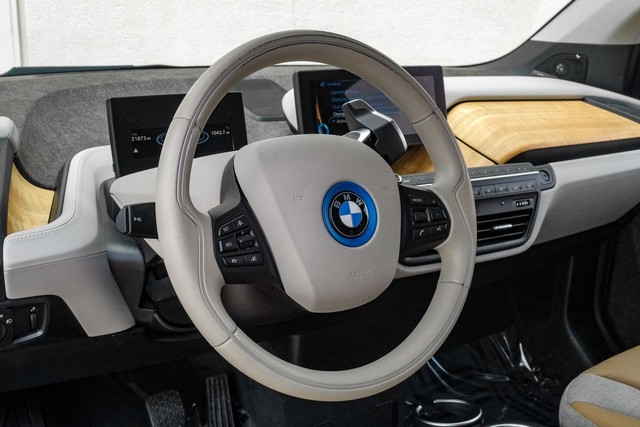BMW i3 Vehicle Main Gallery Image 14
