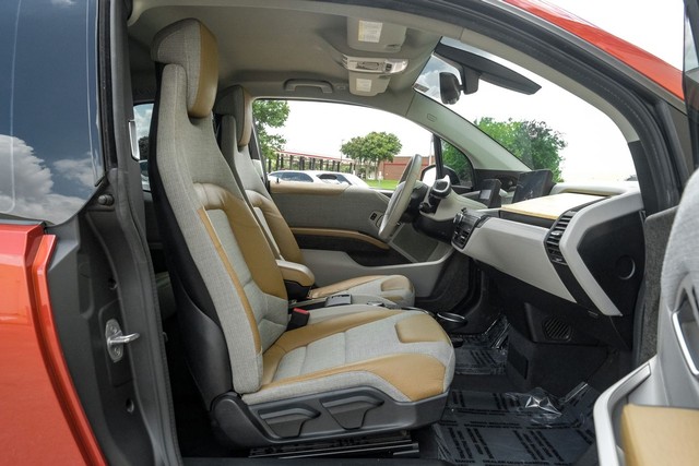 BMW i3 Vehicle Main Gallery Image 29