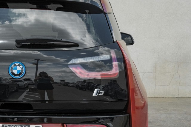 BMW i3 Vehicle Main Gallery Image 37