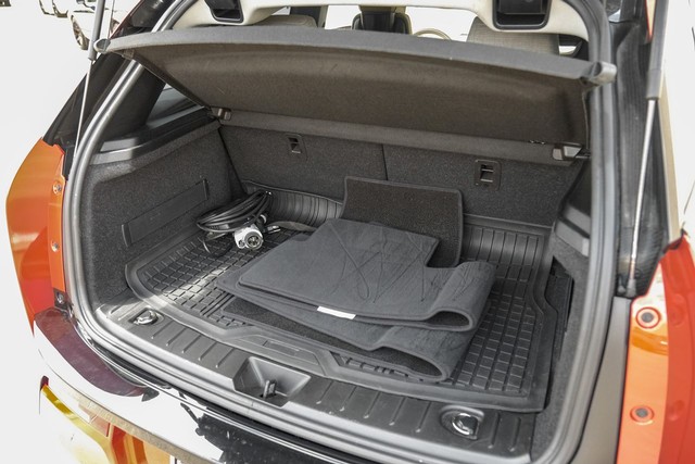 BMW i3 Vehicle Main Gallery Image 39