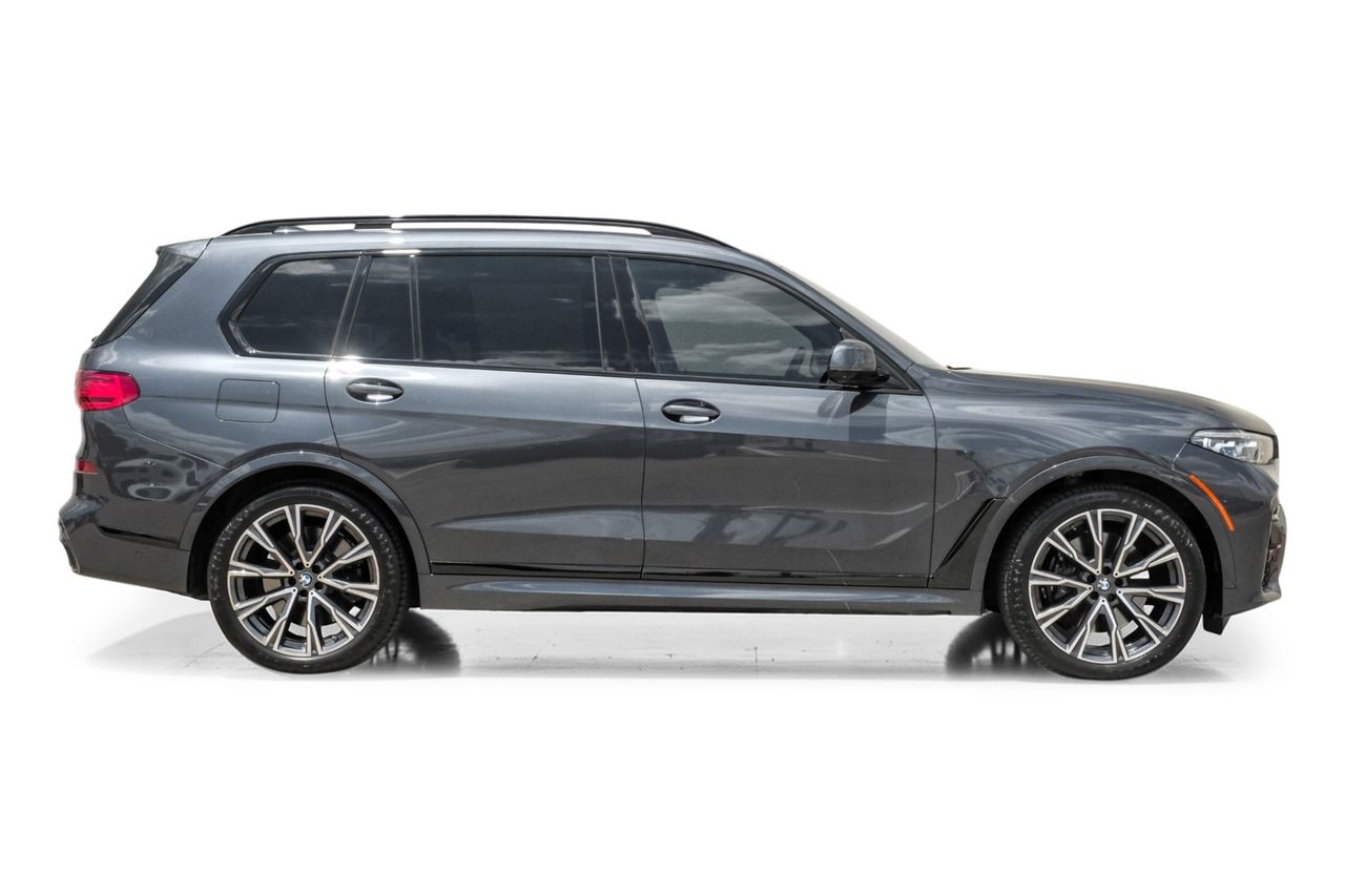 BMW X7 Vehicle Main Gallery Image 08