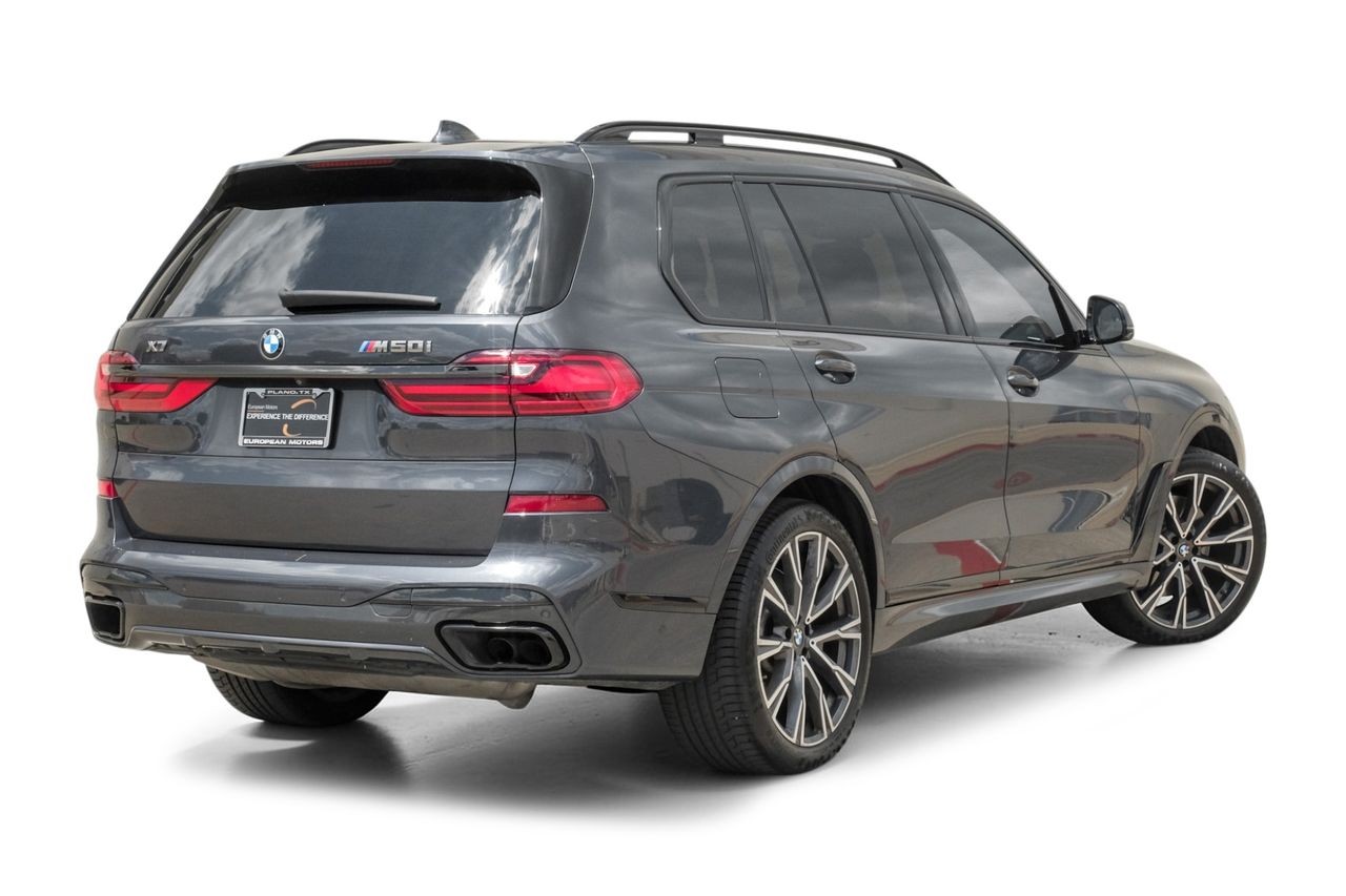 BMW X7 Vehicle Main Gallery Image 09