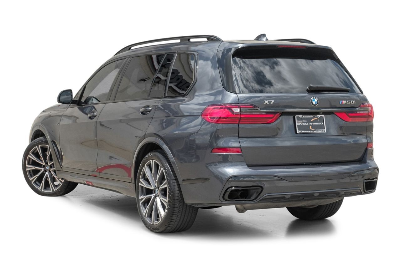 BMW X7 Vehicle Main Gallery Image 11