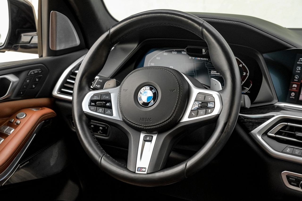 BMW X7 Vehicle Main Gallery Image 17