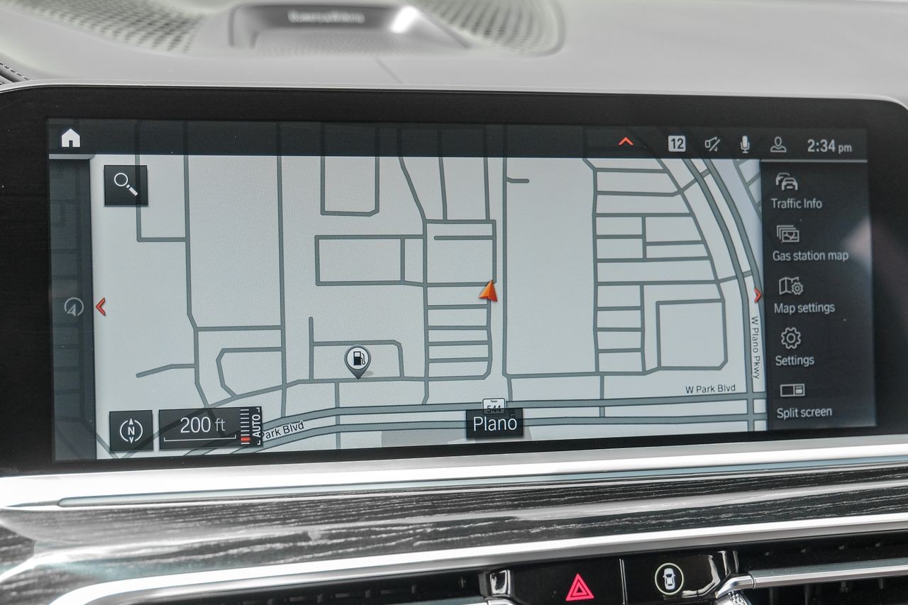 BMW X7 Vehicle Main Gallery Image 22