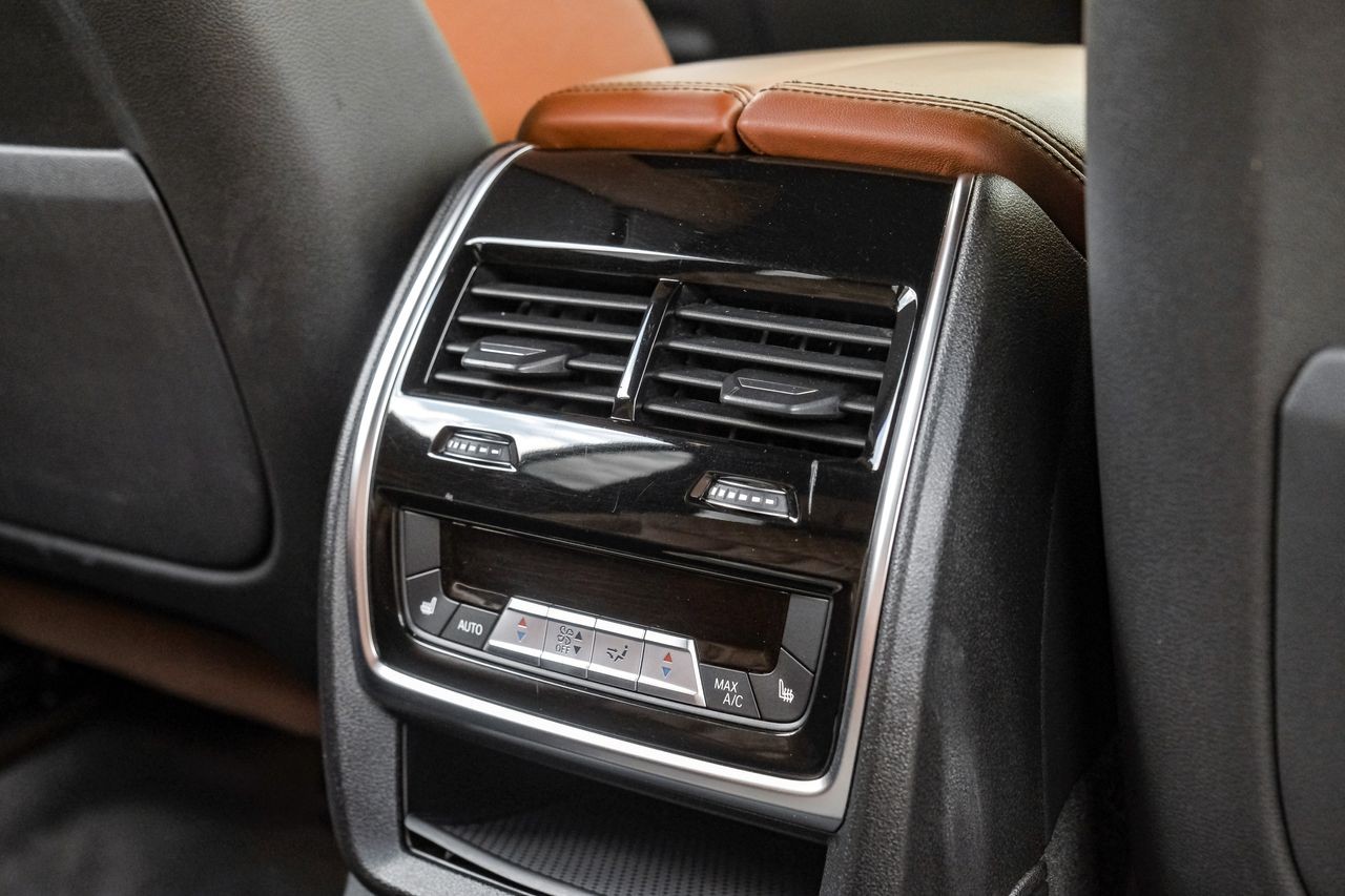 BMW X7 Vehicle Main Gallery Image 39
