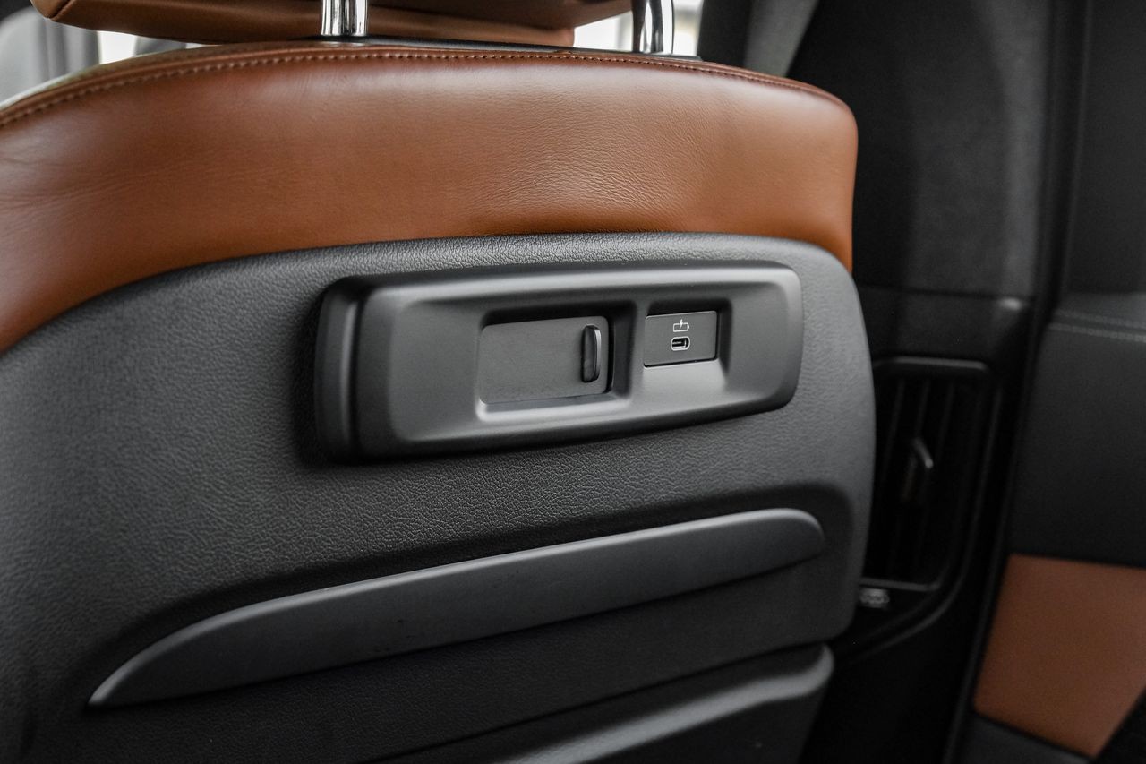 BMW X7 Vehicle Main Gallery Image 40