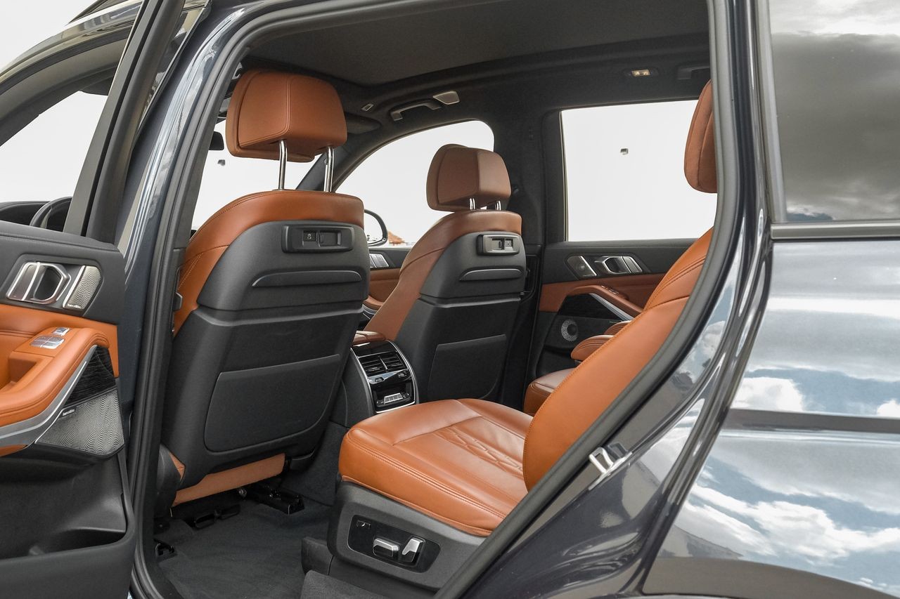 BMW X7 Vehicle Main Gallery Image 41