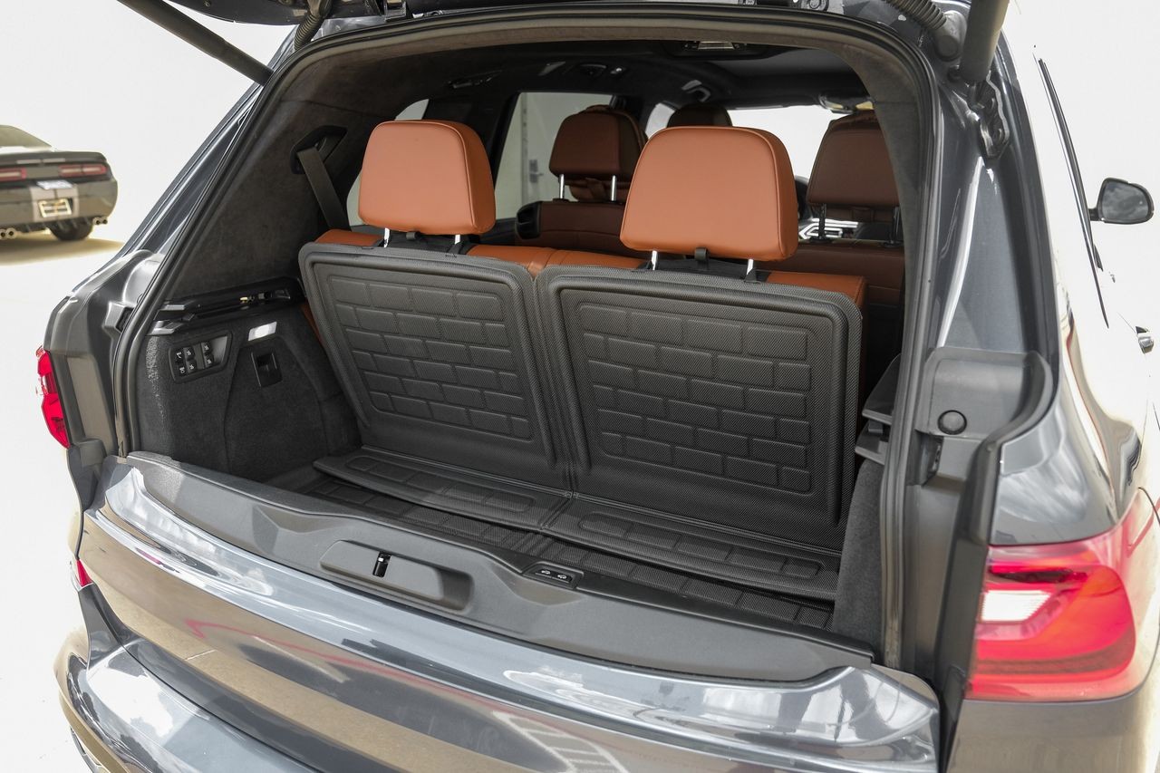 BMW X7 Vehicle Main Gallery Image 53