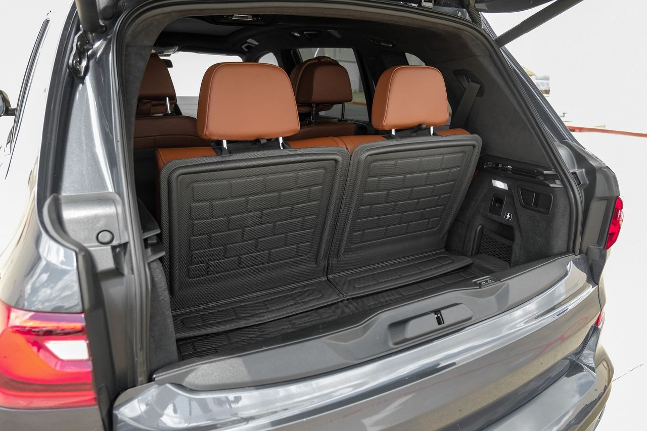 BMW X7 Vehicle Main Gallery Image 54