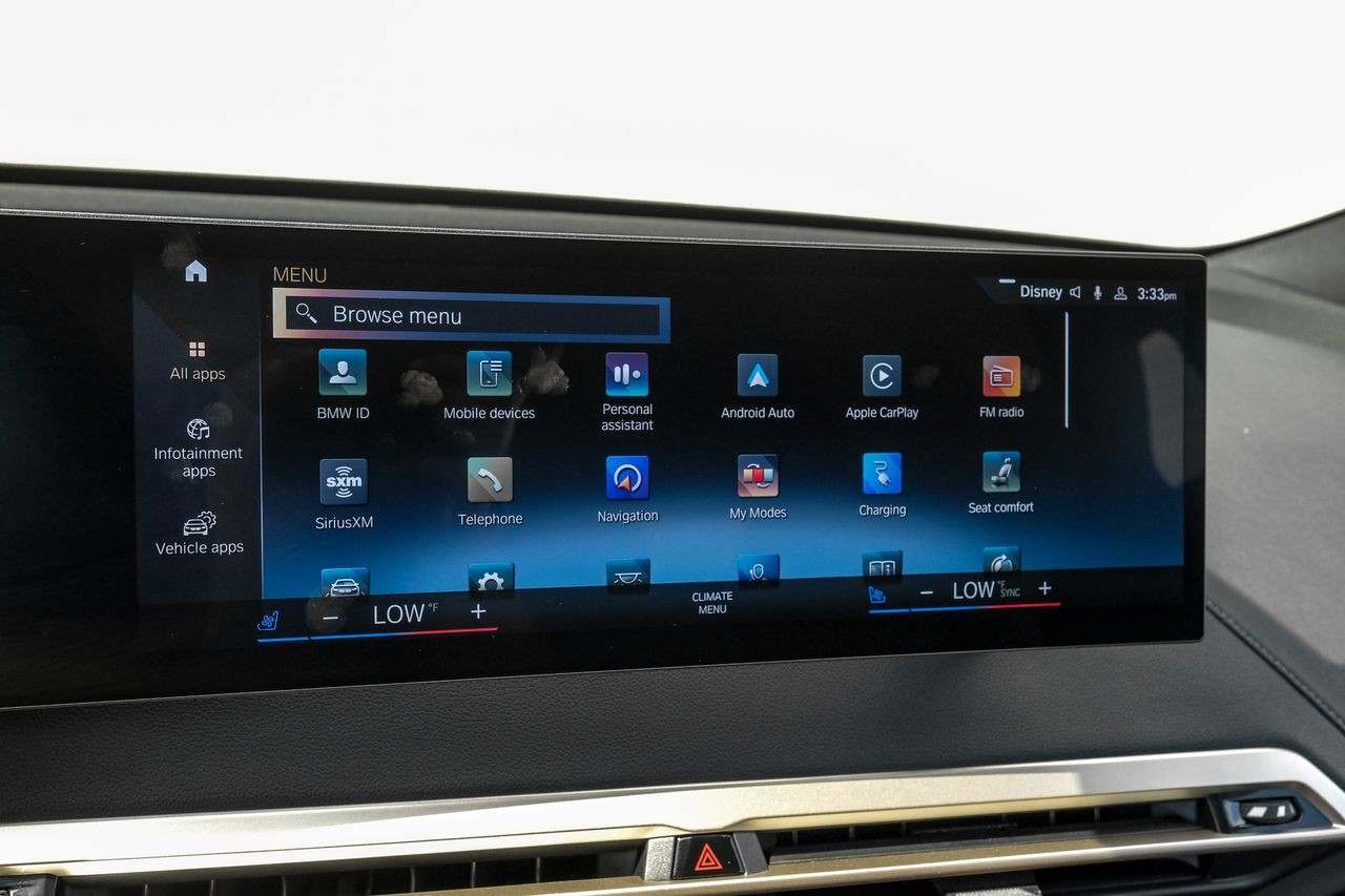BMW iX Vehicle Main Gallery Image 32
