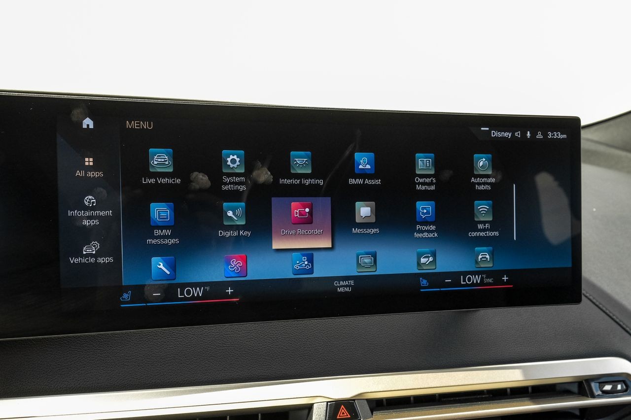 BMW iX Vehicle Main Gallery Image 33