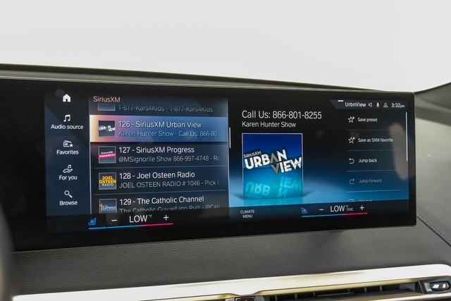 BMW iX Vehicle Main Gallery Image 30