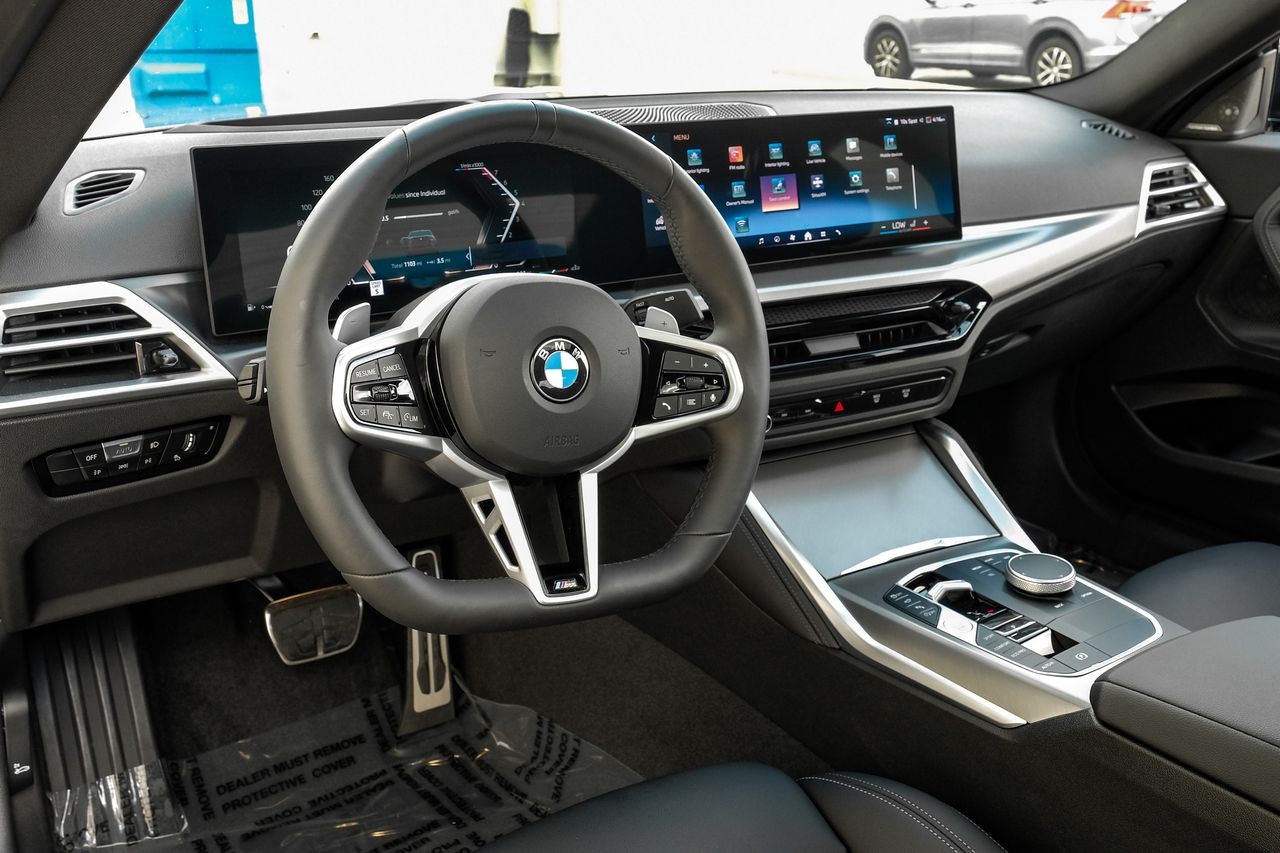 BMW 2 Series Vehicle Main Gallery Image 03