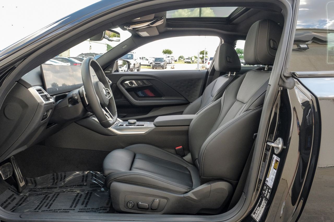 BMW 2 Series Vehicle Main Gallery Image 04