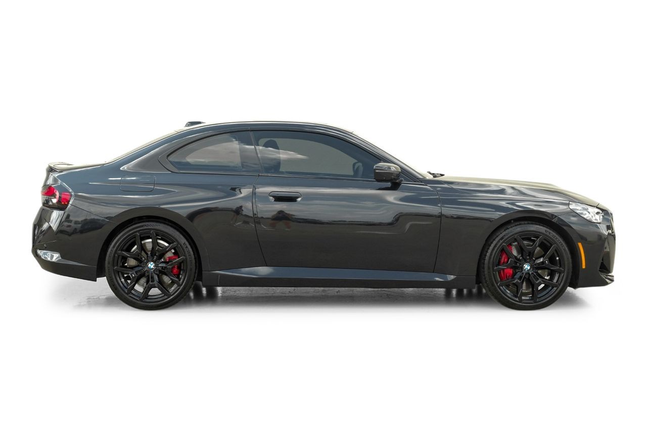 BMW 2 Series Vehicle Main Gallery Image 08