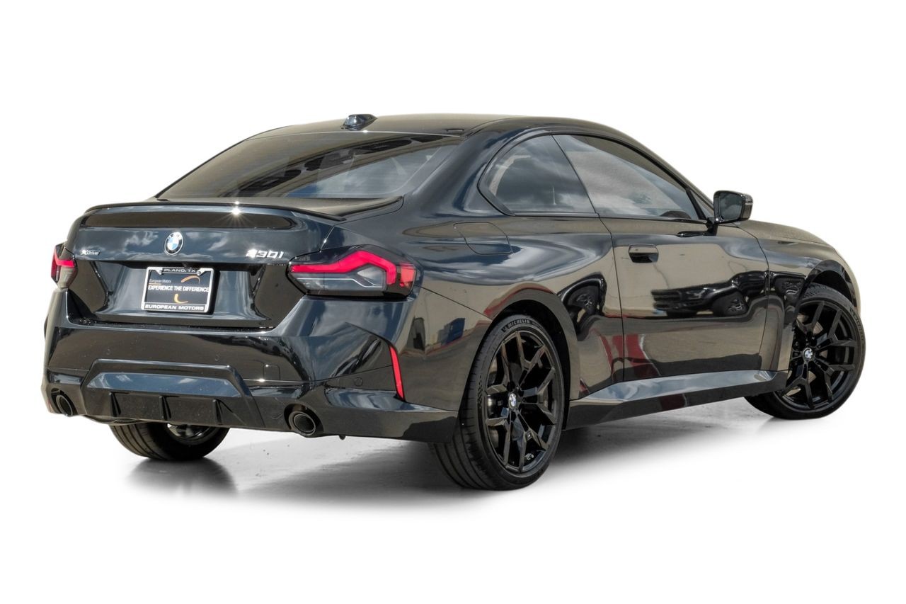 BMW 2 Series Vehicle Main Gallery Image 09