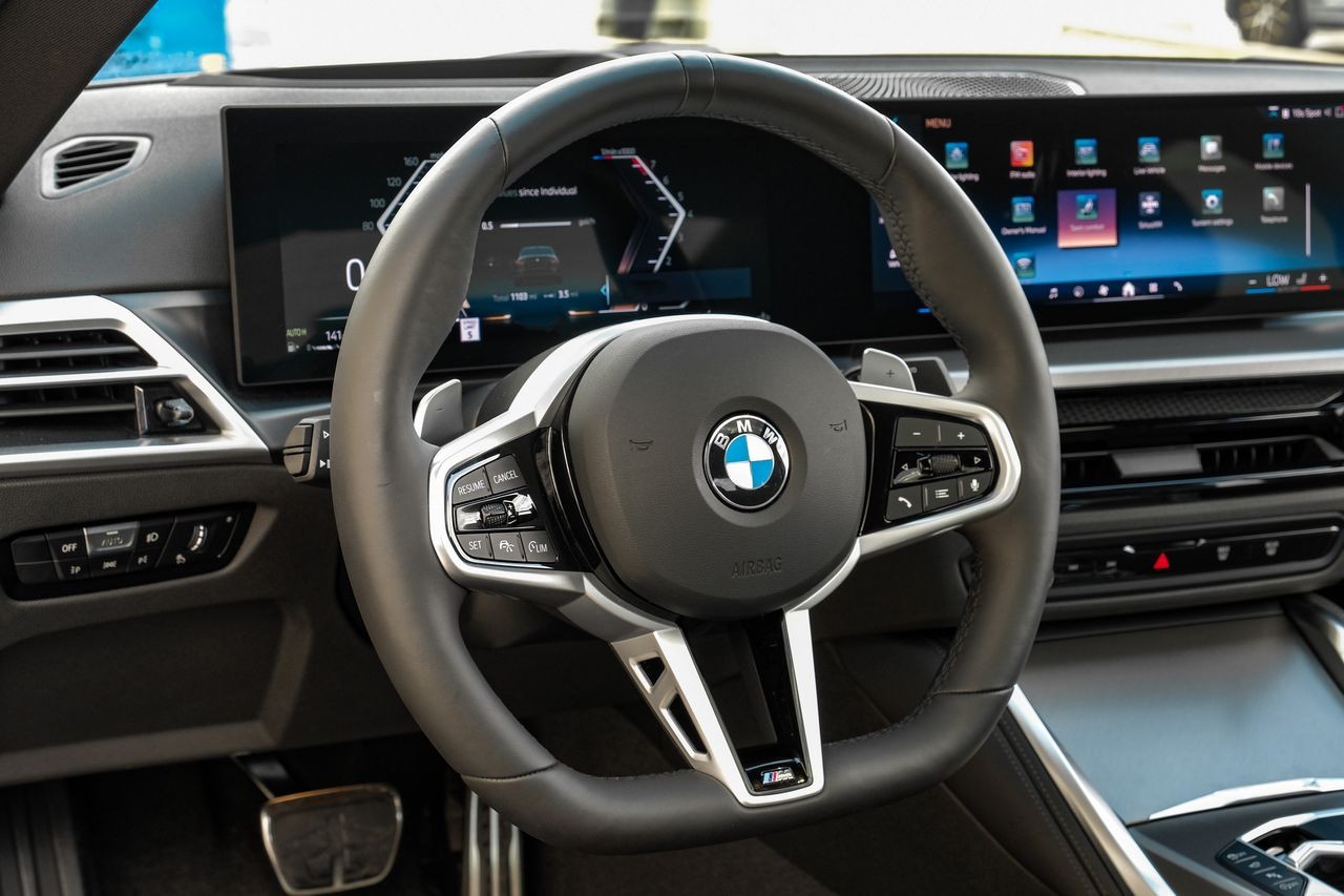 BMW 2 Series Vehicle Main Gallery Image 15