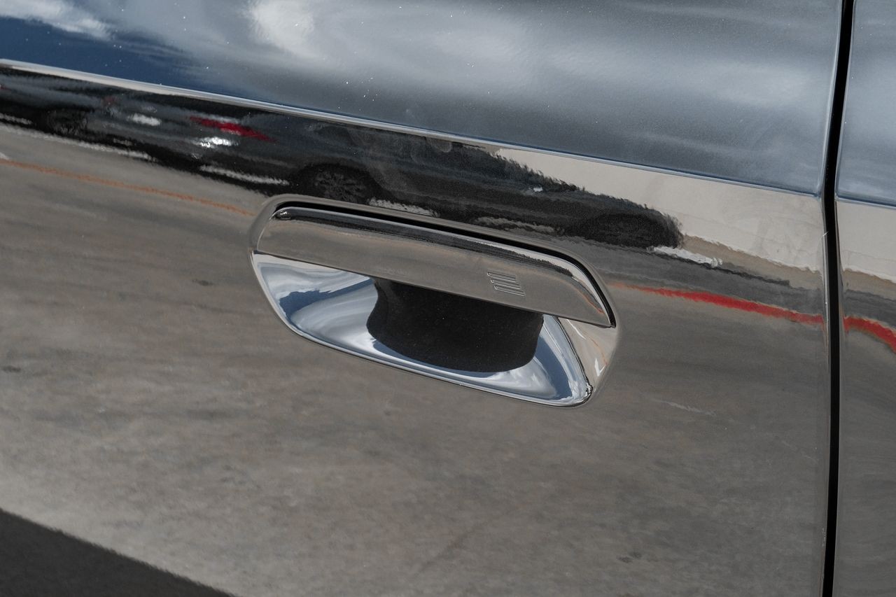 BMW 2 Series Vehicle Main Gallery Image 36