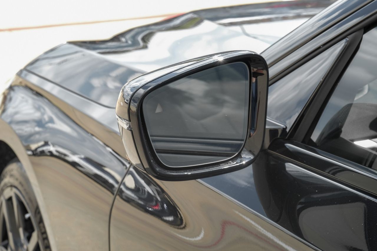 BMW 2 Series Vehicle Main Gallery Image 37