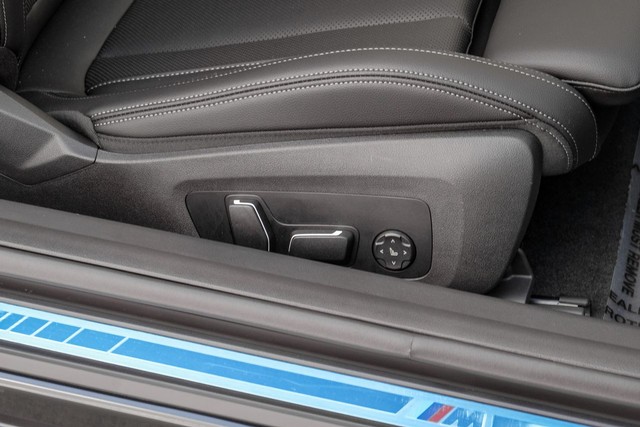 BMW 2 Series Vehicle Main Gallery Image 34