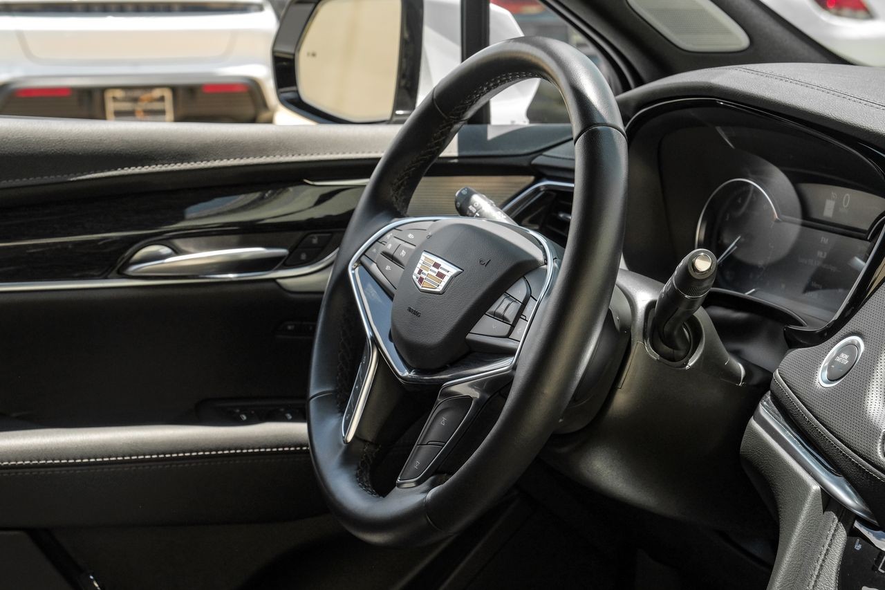 Cadillac XT5 Vehicle Main Gallery Image 14