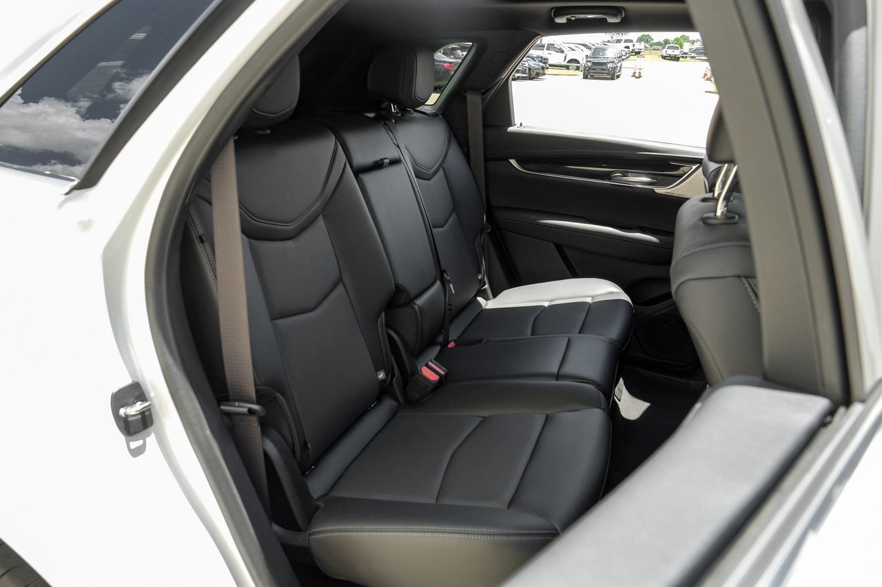 Cadillac XT5 Vehicle Main Gallery Image 45