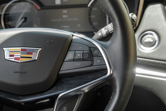 Cadillac XT5 Vehicle Main Gallery Image 19