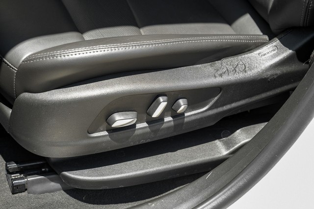 Cadillac XT5 Vehicle Main Gallery Image 41