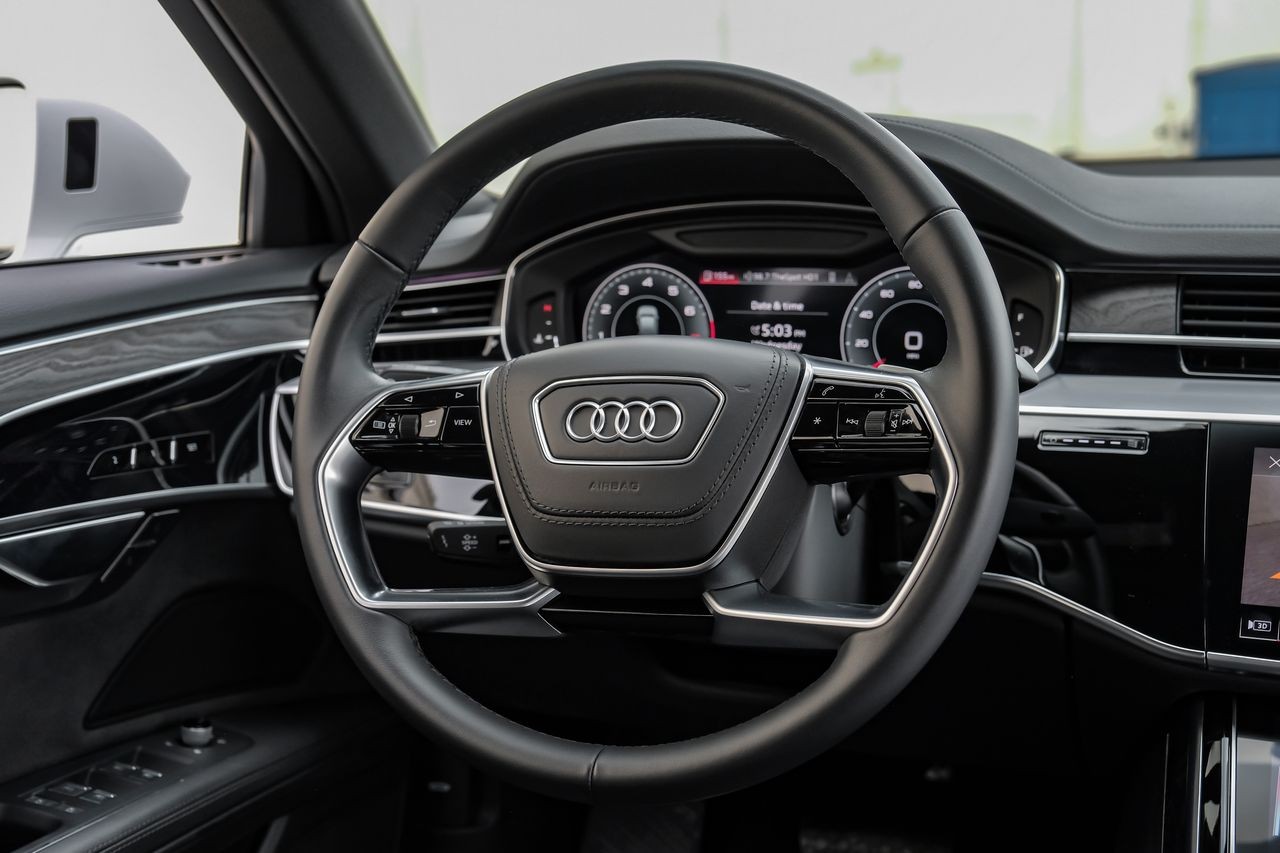Audi A8 Vehicle Main Gallery Image 18