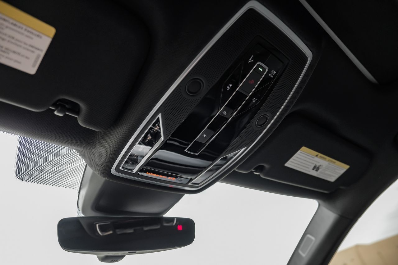 Audi A8 Vehicle Main Gallery Image 39