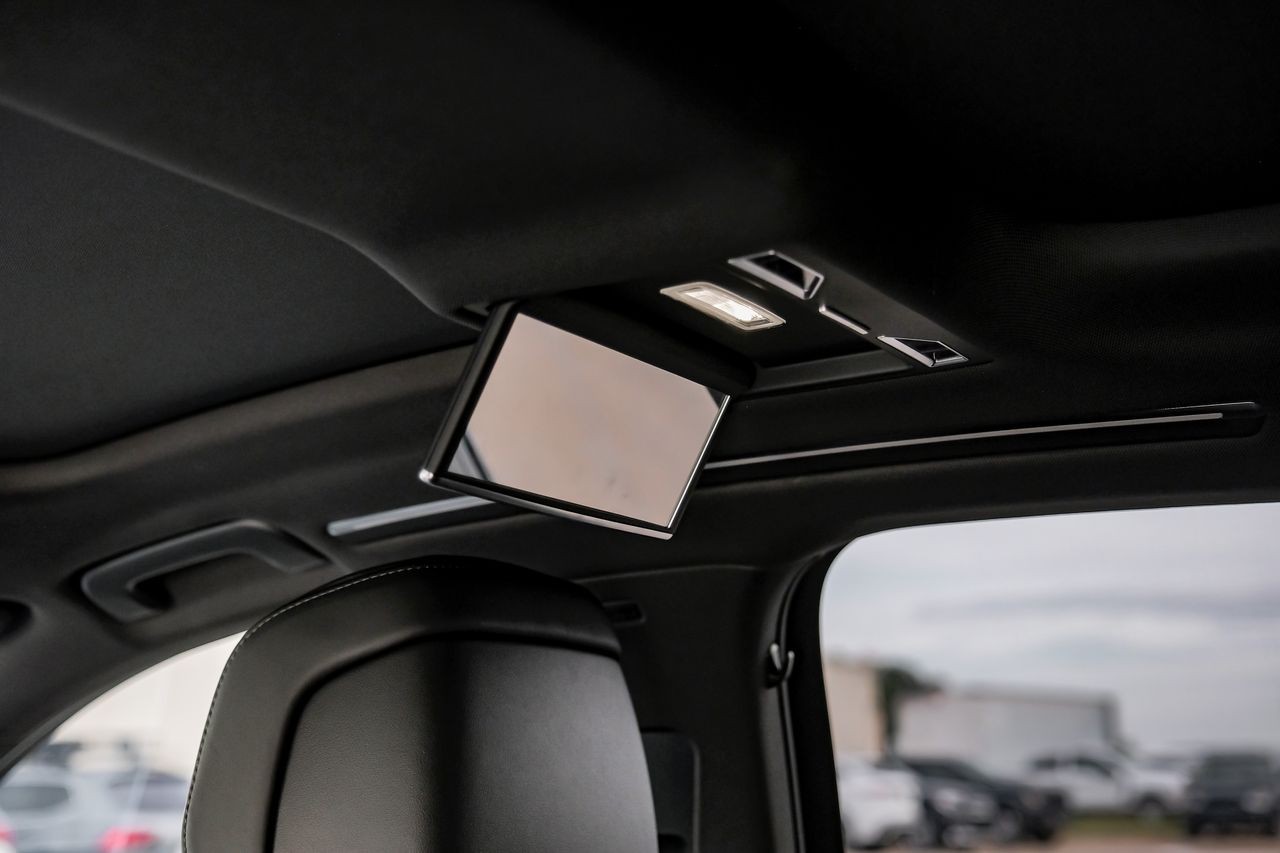 Audi A8 Vehicle Main Gallery Image 49