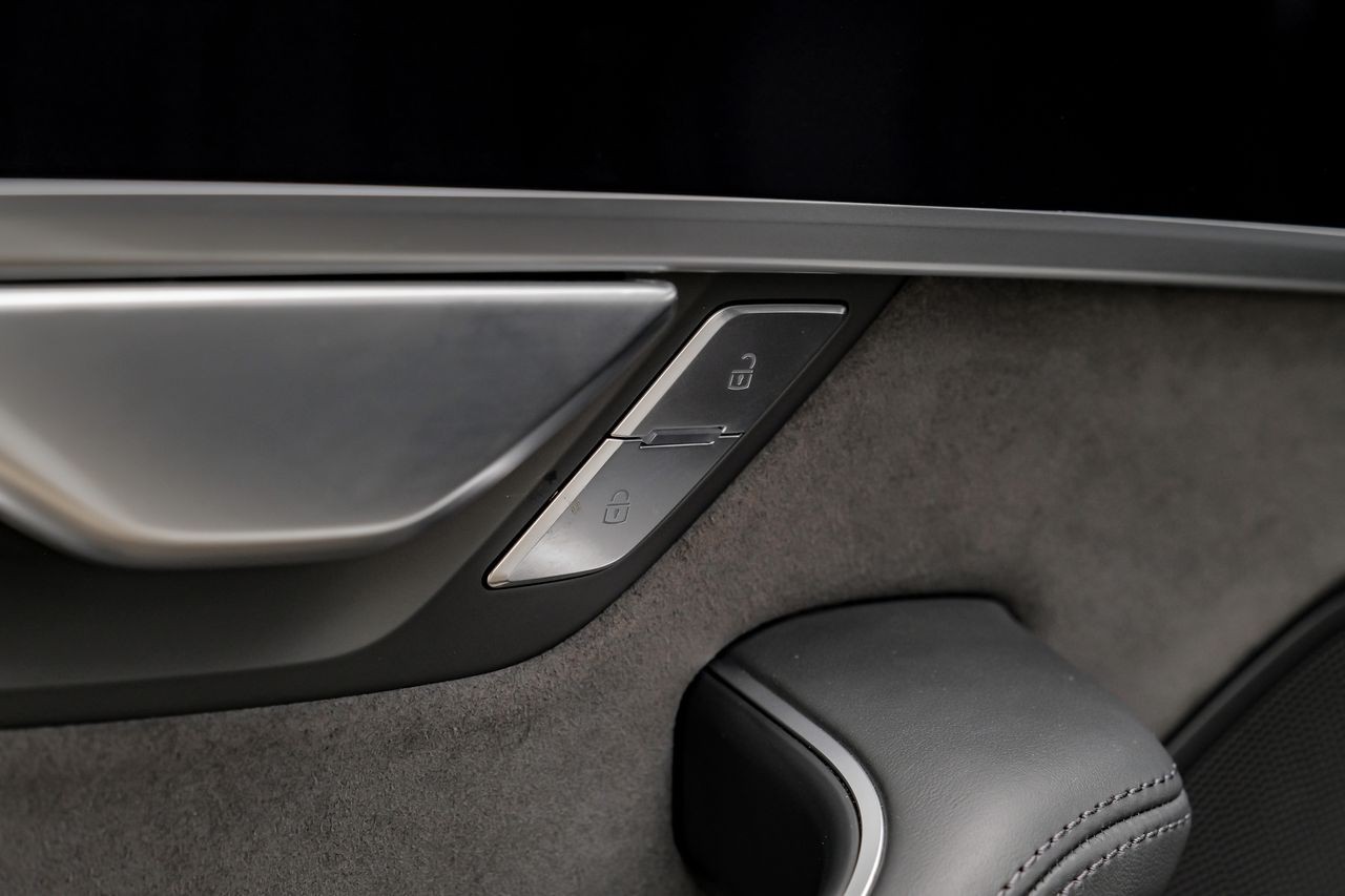 Audi A8 Vehicle Main Gallery Image 55
