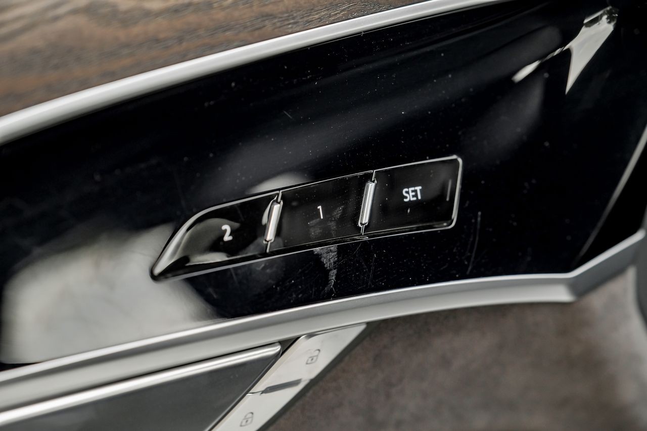 Audi A8 Vehicle Main Gallery Image 56