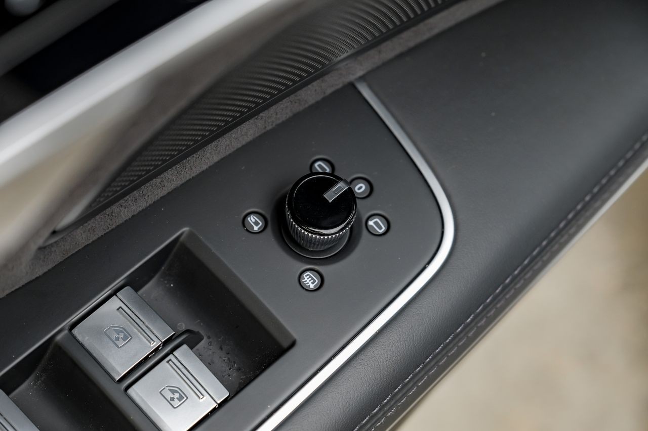 Audi A8 Vehicle Main Gallery Image 58