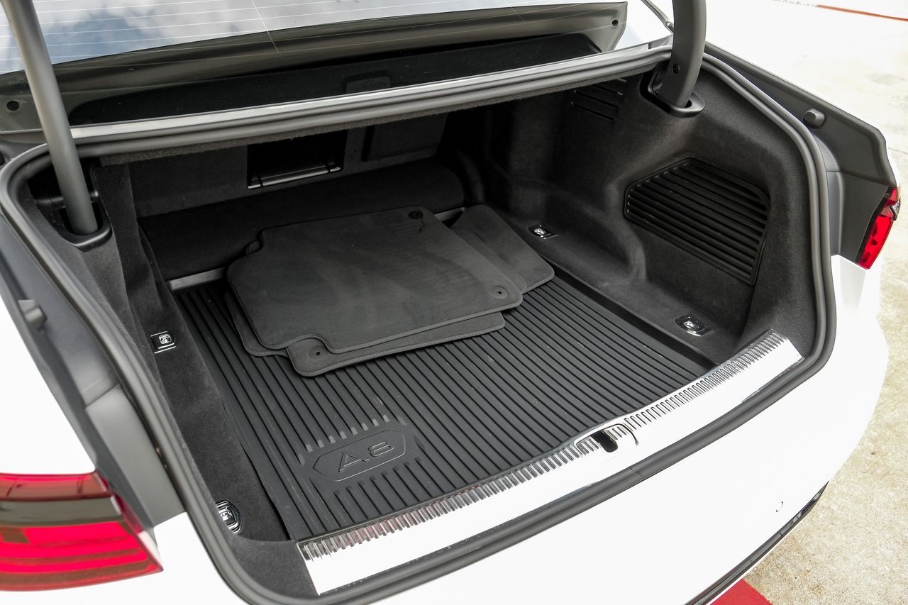 Audi A8 Vehicle Main Gallery Image 71