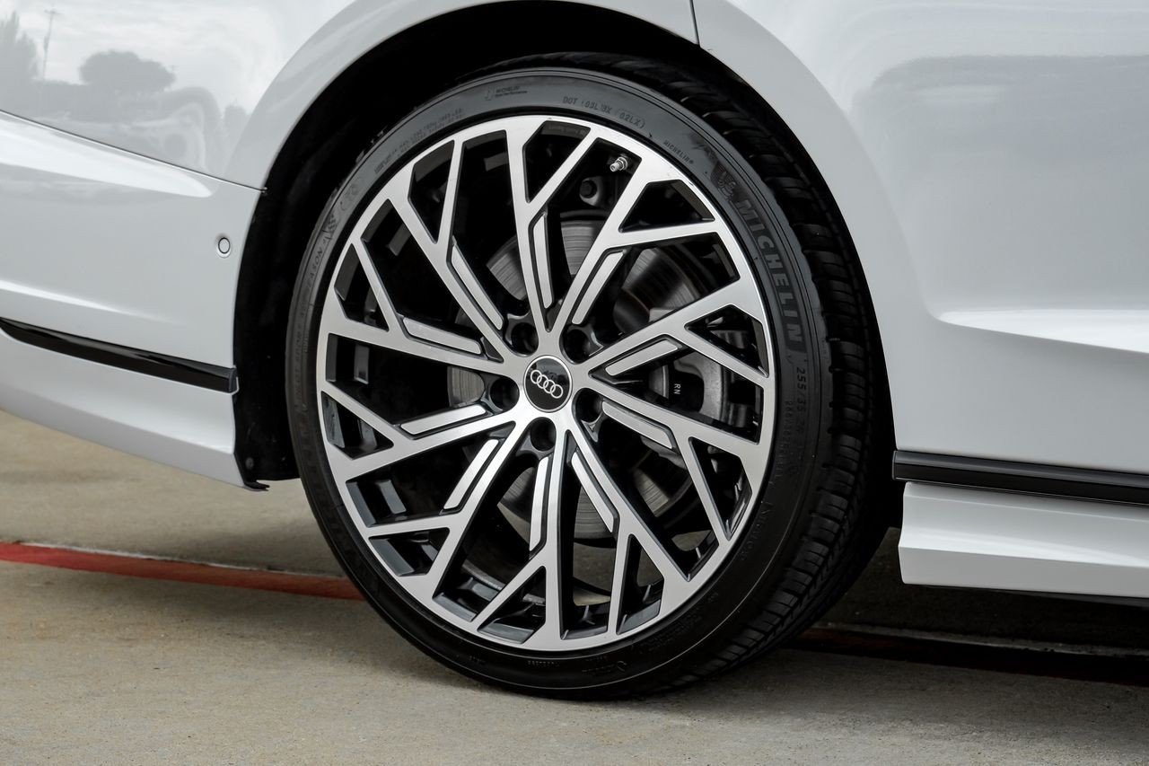 Audi A8 Vehicle Main Gallery Image 73