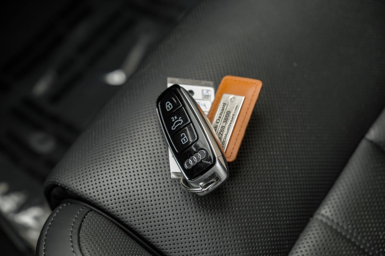 Audi A8 Vehicle Main Gallery Image 77