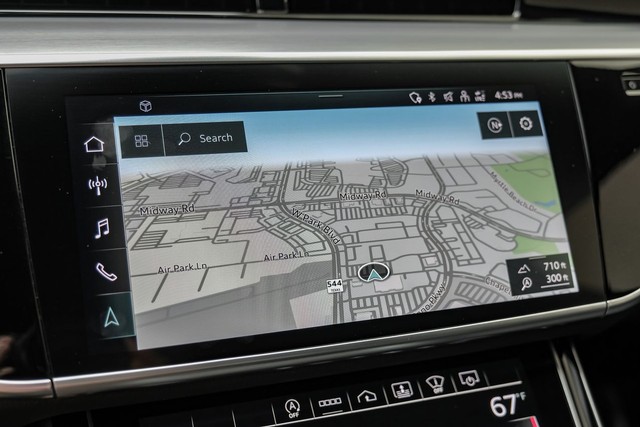 Audi A8 Vehicle Main Gallery Image 25