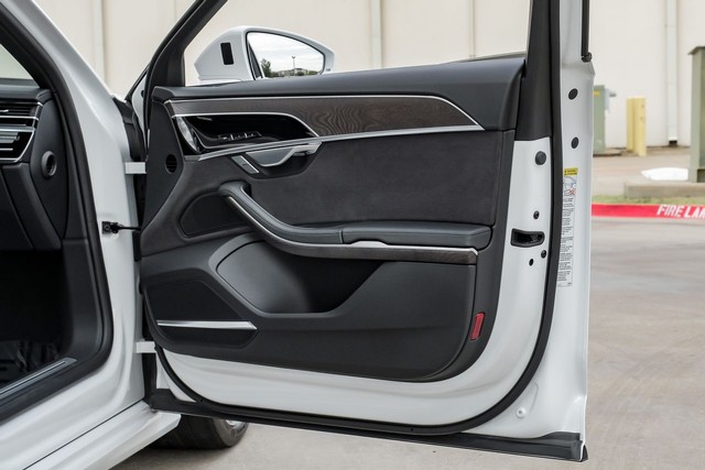 Audi A8 Vehicle Main Gallery Image 60