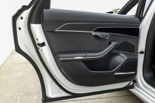 Audi A8 Vehicle Main Gallery Image 63