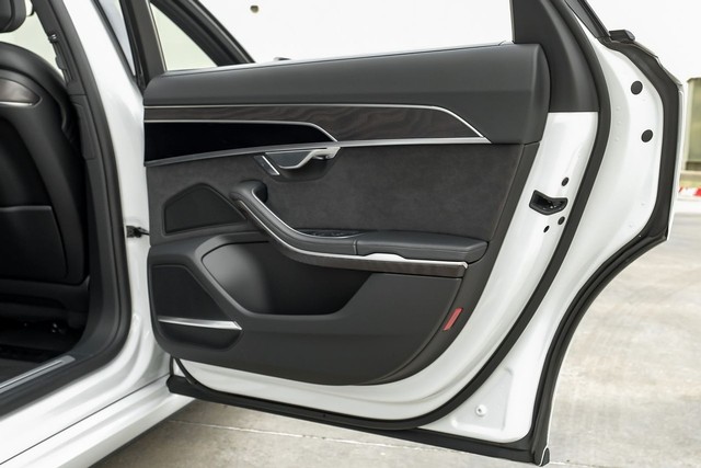 Audi A8 Vehicle Main Gallery Image 65