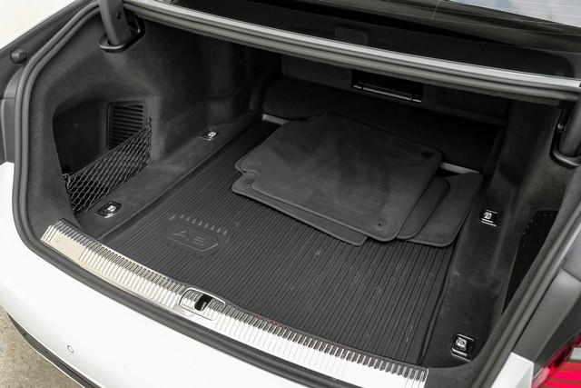 Audi A8 Vehicle Main Gallery Image 70