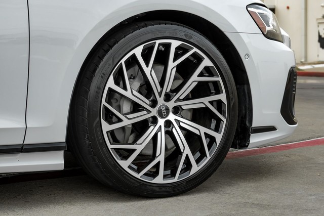 Audi A8 Vehicle Main Gallery Image 74