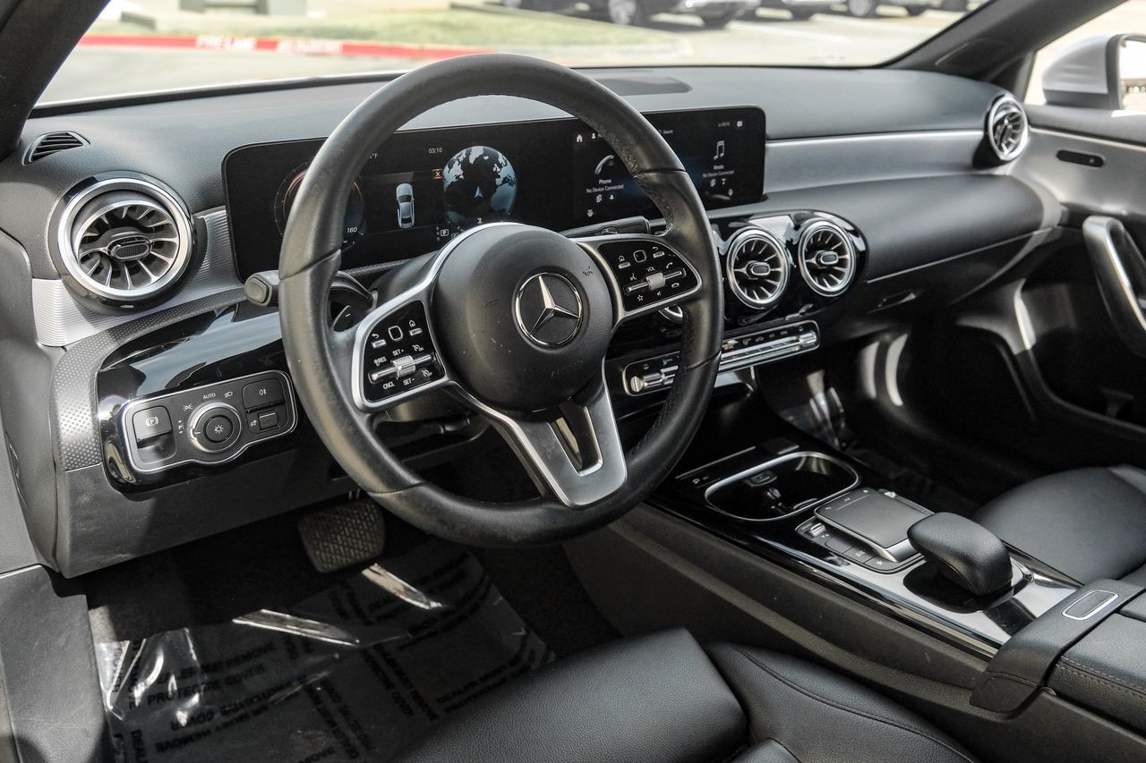 Mercedes-Benz A 220 Vehicle Main Gallery Image 03