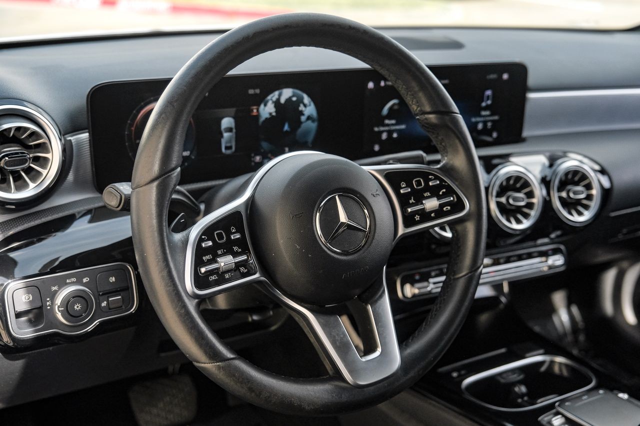 Mercedes-Benz A 220 Vehicle Main Gallery Image 16