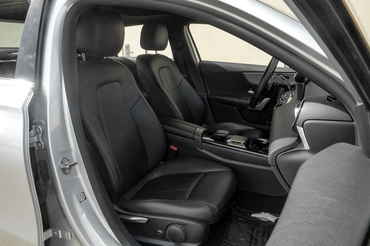 Mercedes-Benz A 220 Vehicle Main Gallery Image 35