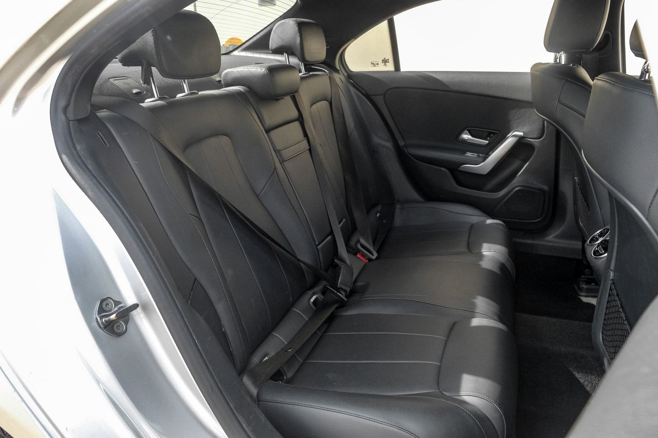 Mercedes-Benz A 220 Vehicle Main Gallery Image 37