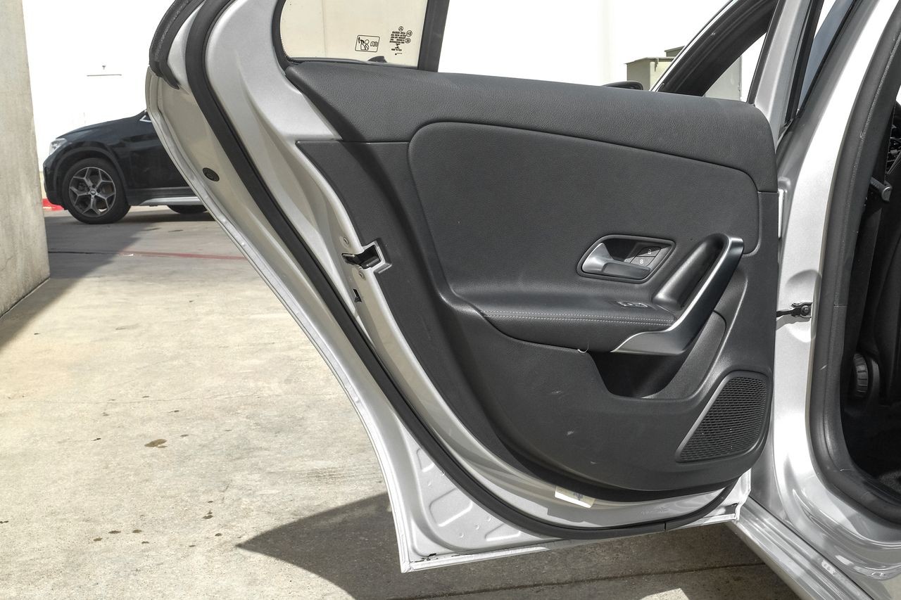 Mercedes-Benz A 220 Vehicle Main Gallery Image 47